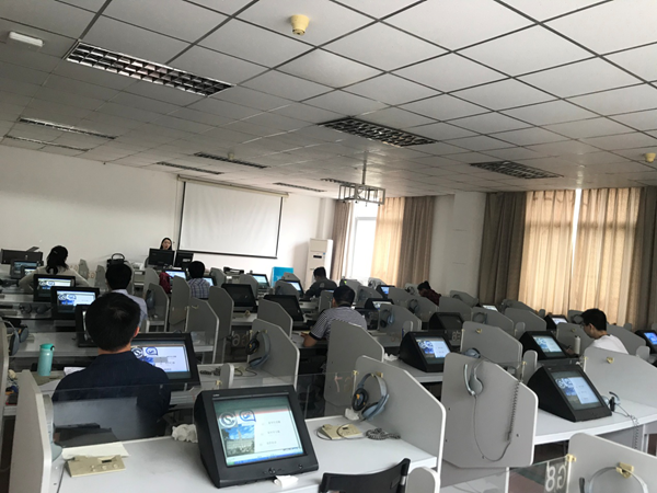 9 吴雅琦老师为beat365唯一官方网站公派出国教师开展国别培训_副本.png